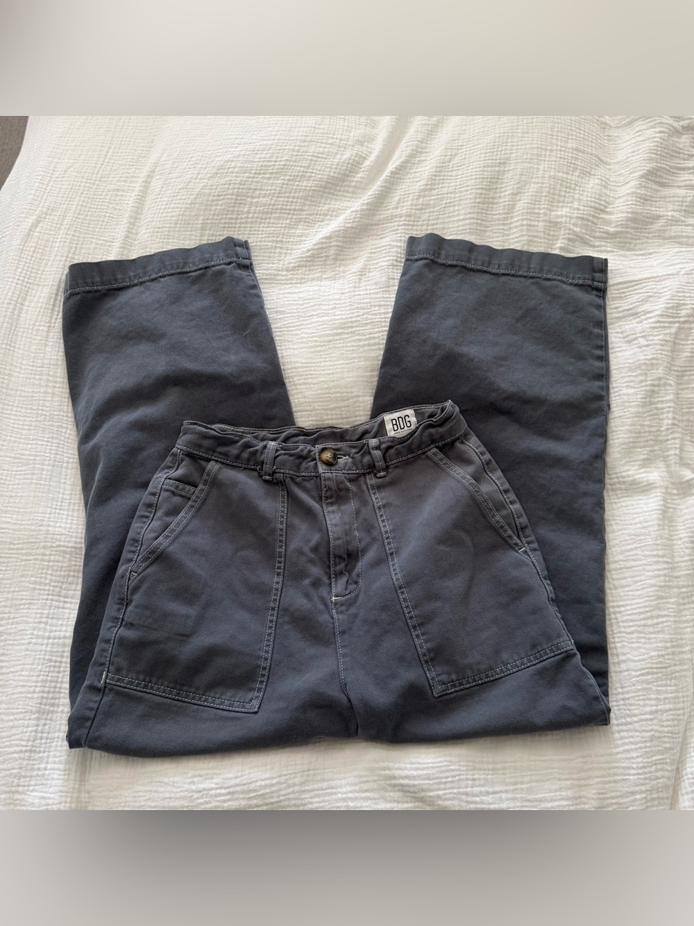 Women’s BDG cargo pants size 28